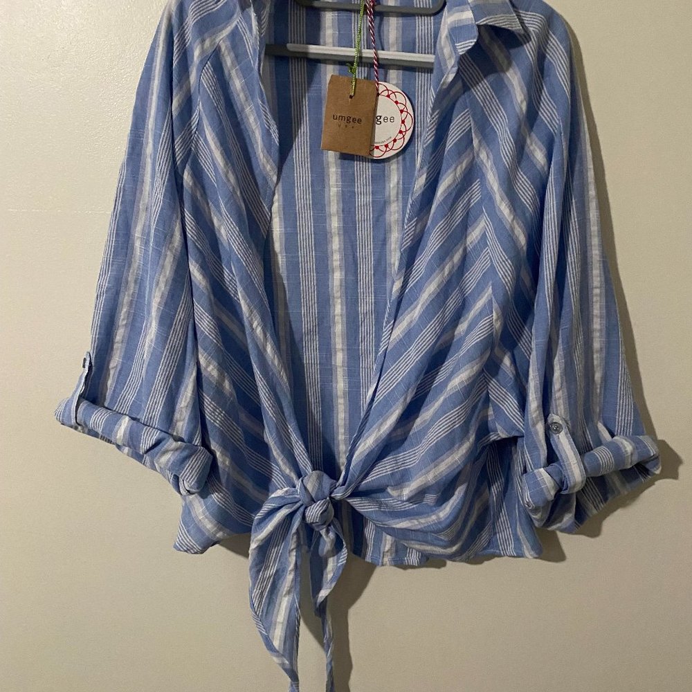 Umgee Large Blue and White Shirt